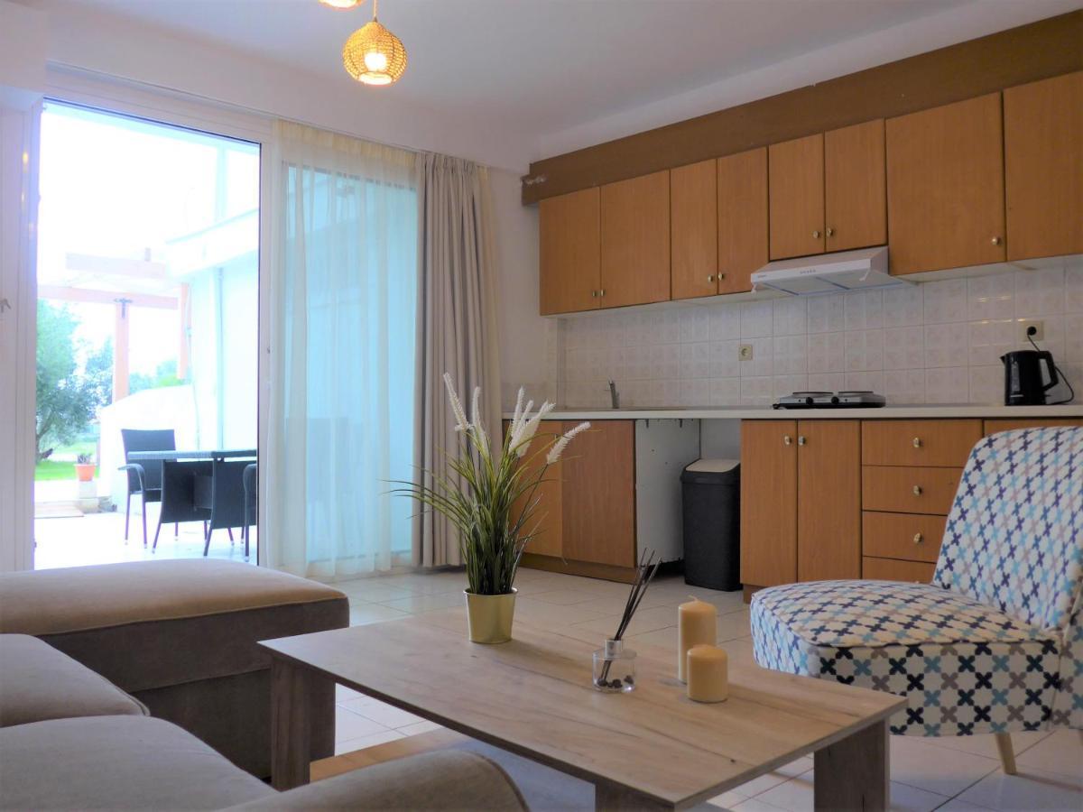 Kalamaki Plaza Apartments Екстериор снимка