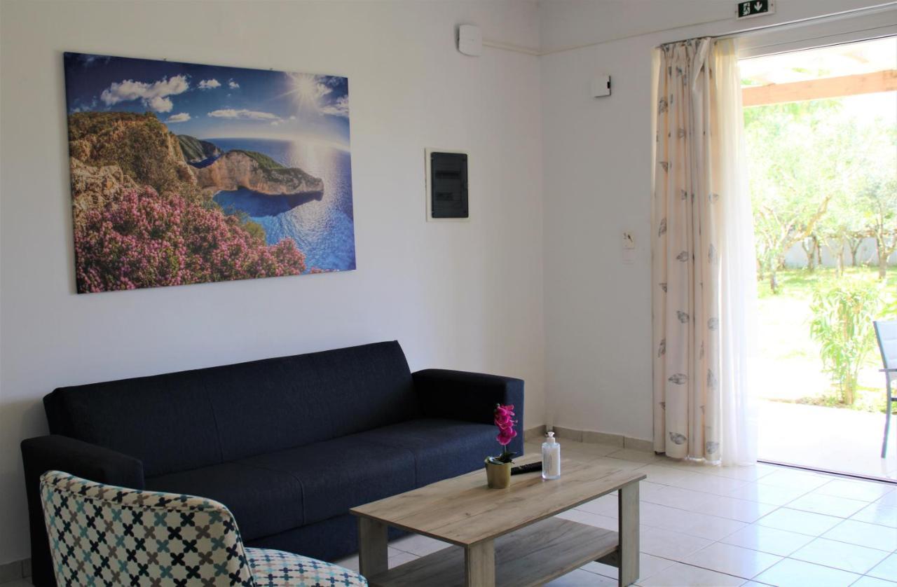 Kalamaki Plaza Apartments Екстериор снимка