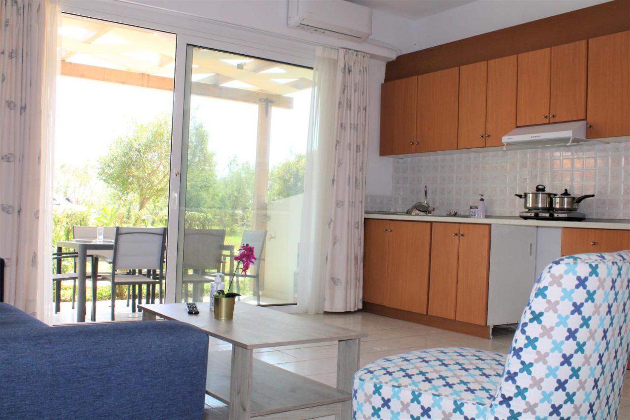 Kalamaki Plaza Apartments Екстериор снимка