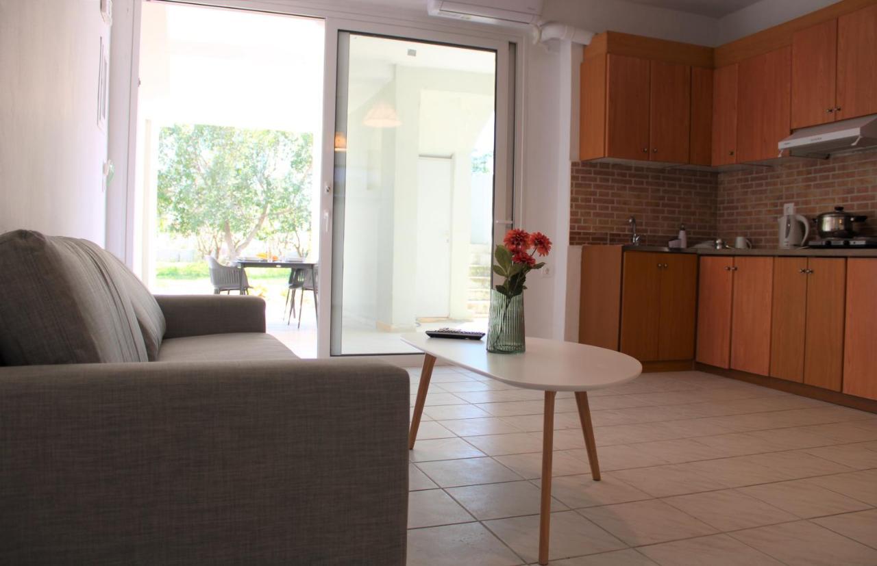 Kalamaki Plaza Apartments Екстериор снимка