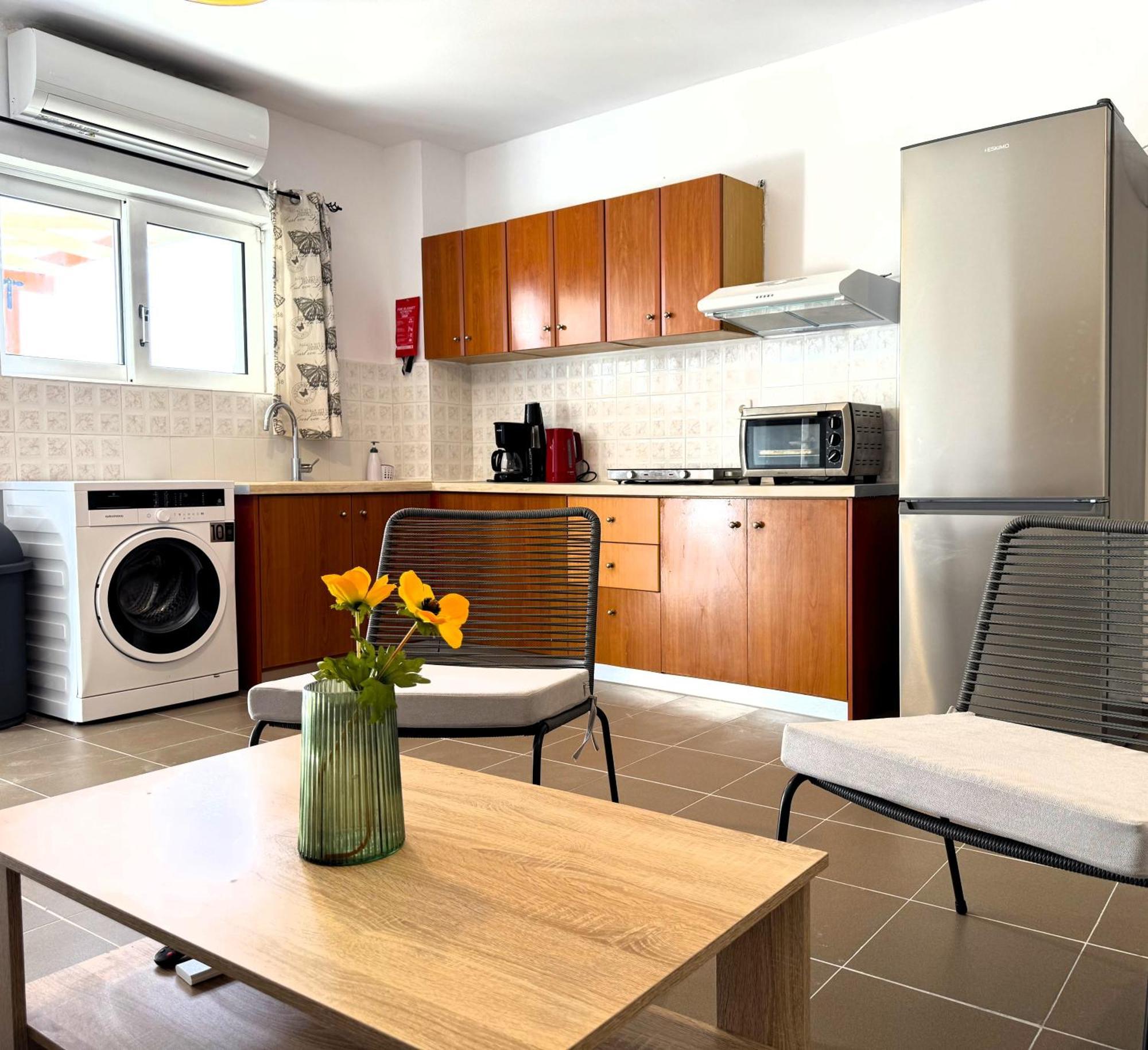 Kalamaki Plaza Apartments Екстериор снимка