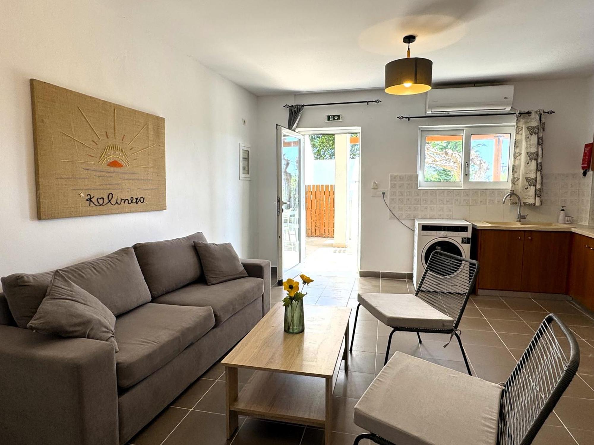 Kalamaki Plaza Apartments Екстериор снимка