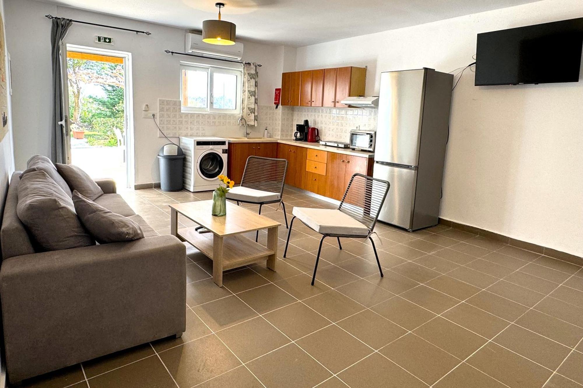 Kalamaki Plaza Apartments Екстериор снимка